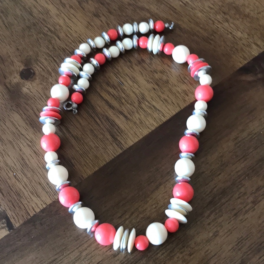 20 inch necklace . It’s in good condition